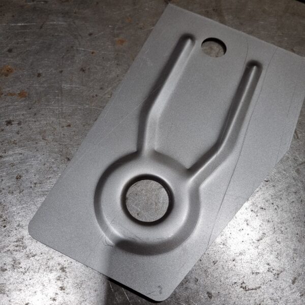 Pièce de restauration inférieure avant gauche Peugeot 205