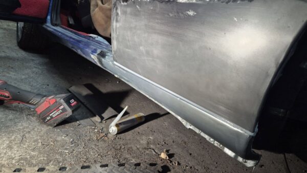 Achterste Linker Dorpeldeel + Reparatiepaneel Linker Achterspatbord – Peugeot 205 3-Deurs GTI / CTI / Rallye | Staal 1 mm