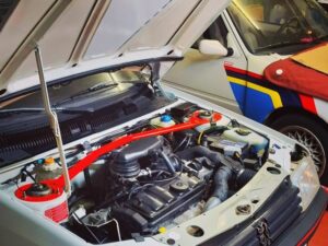 Schermopname_26-10-2025_6491_www.instagram.com Barre anti-rapprochement – Peugeot 205 moteur TU – Rouge
